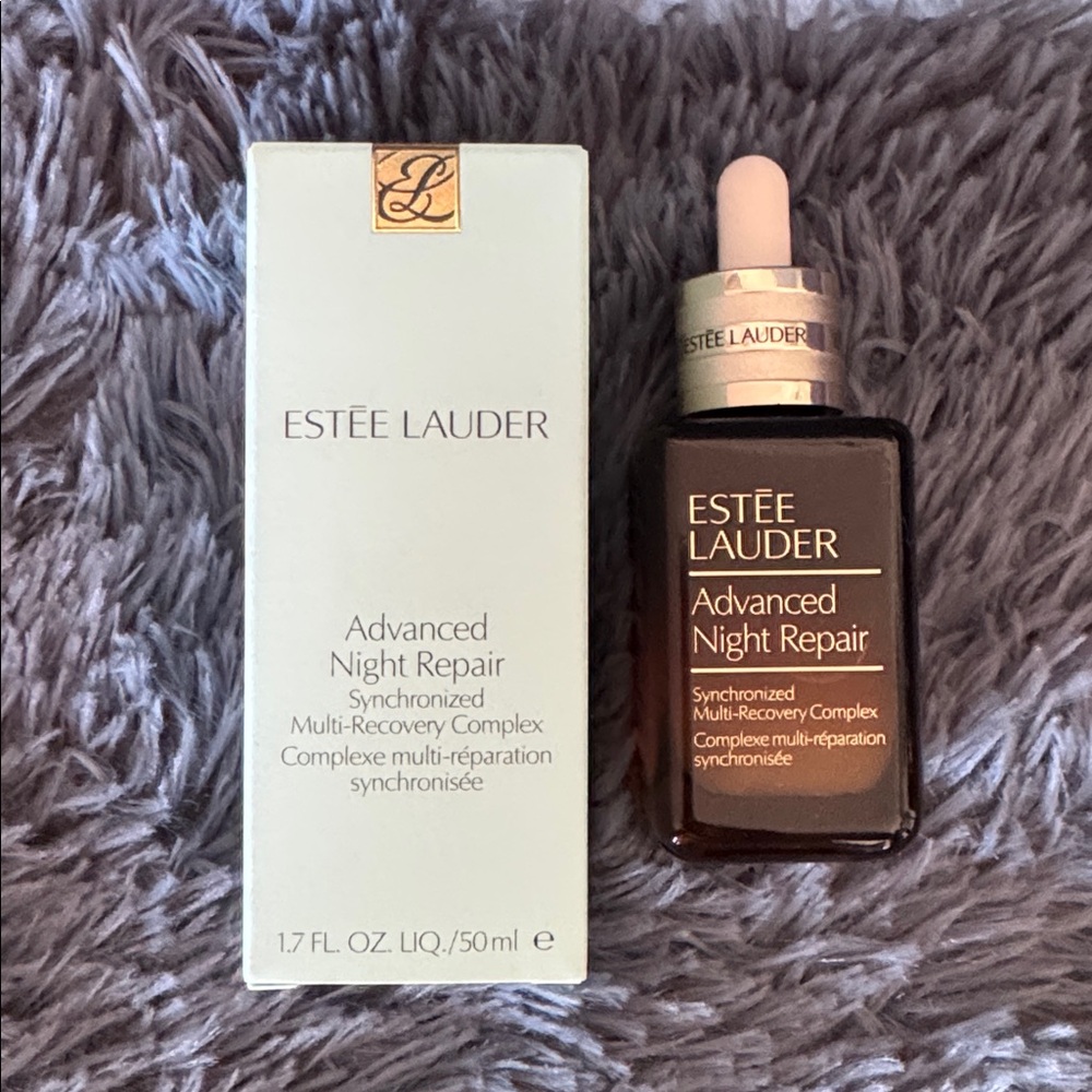 Estée Lauder Advanced Night Repair Serum 
1 unit NEW